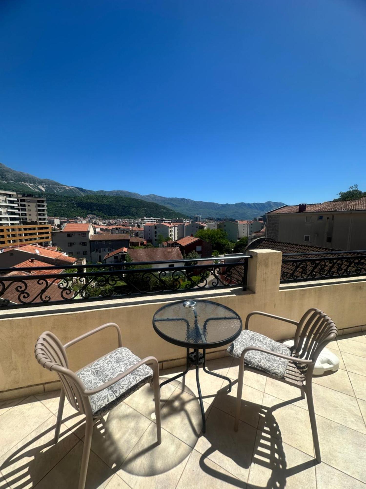 Apartments Manojlovic Будва Екстериор снимка