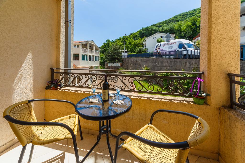 Apartments Manojlovic Будва Екстериор снимка